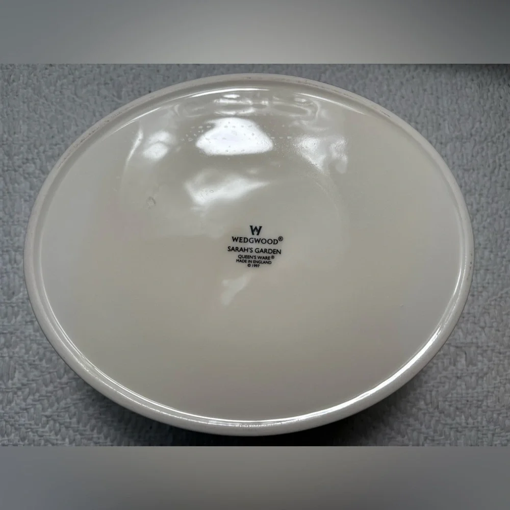 Wedgewood Sarah’s Garden Oval Tureen & Lid-Length: 9.75”, Height: 6”